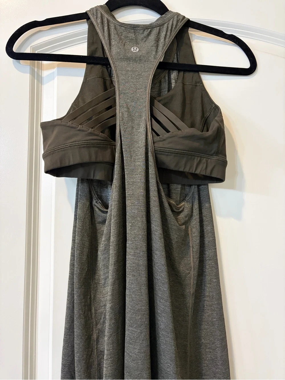 Women’s Lululemon Extra Mile Tank olive green size 6